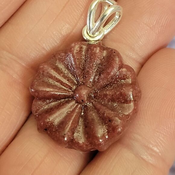 Thulite Carved Floral Pendant - Picture 7 of 9